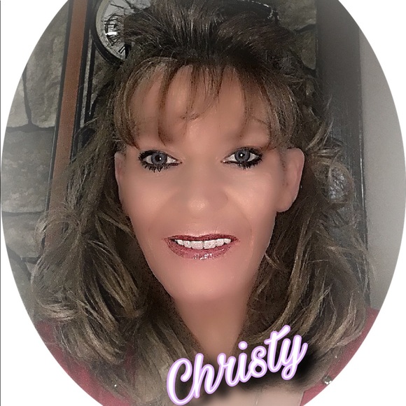 Meet your Posher, Christy - Picture 1 of 1